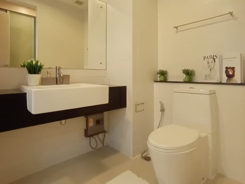 1 Bedroom Condo