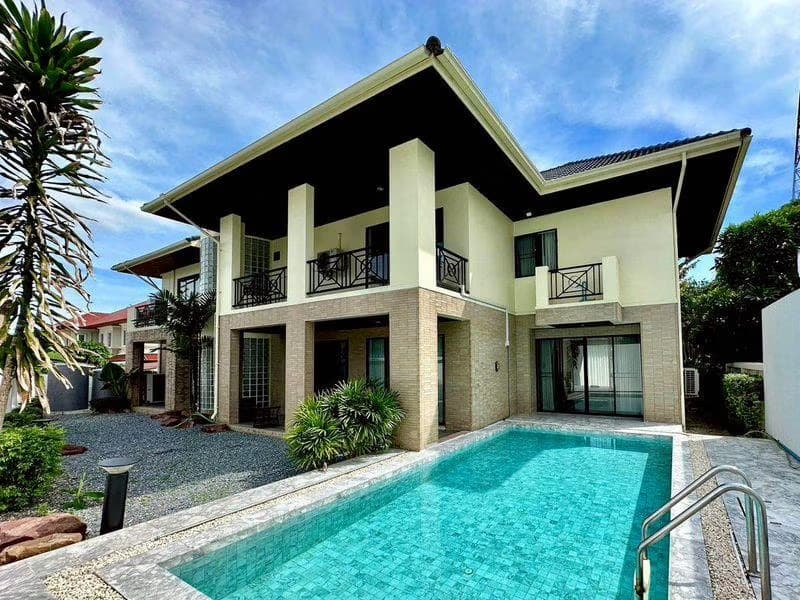 5 Bed House for Rent in Din Daeng