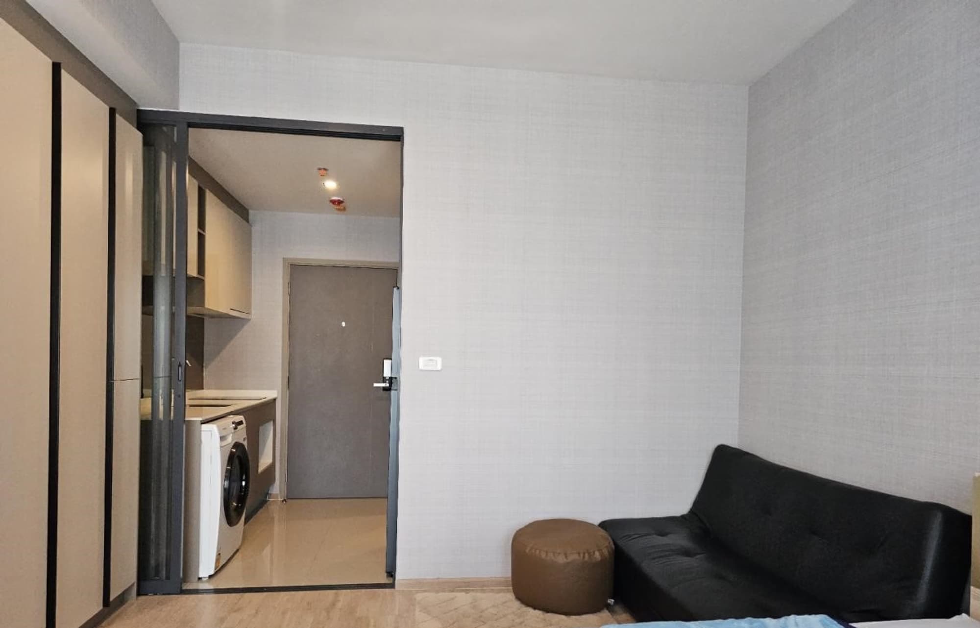 null ห้องนอน Condo สำหรับ จำหน่าย ใกล้ Phra Ram 9 MRT - Image 7