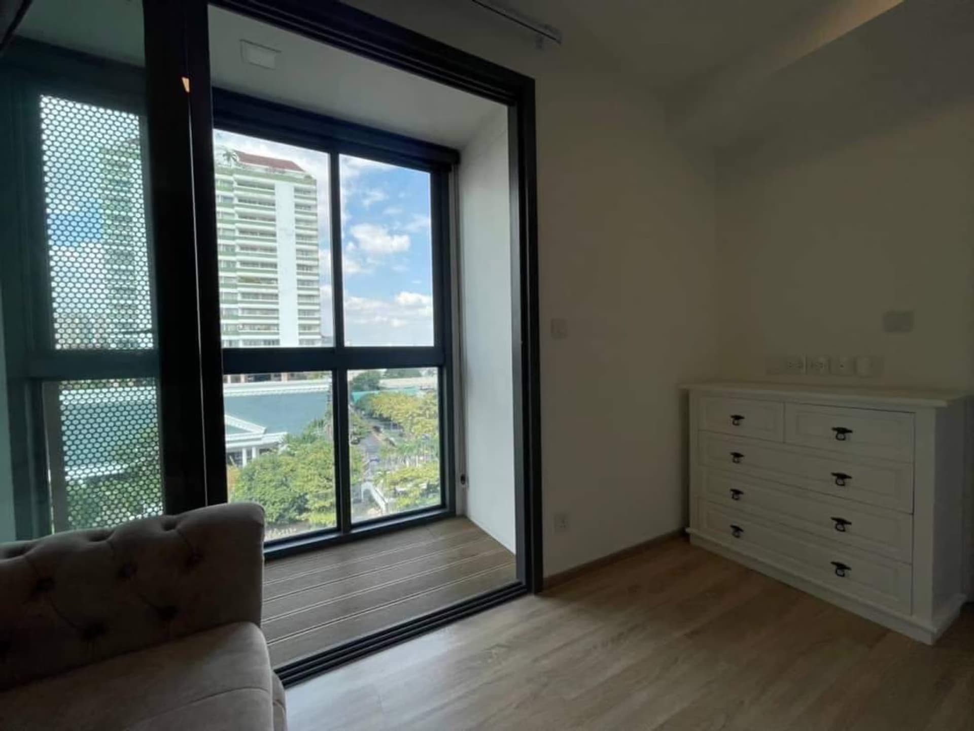 1 Bed Condo for Rent and Sale  Near Ekkamai BTS - Image 3