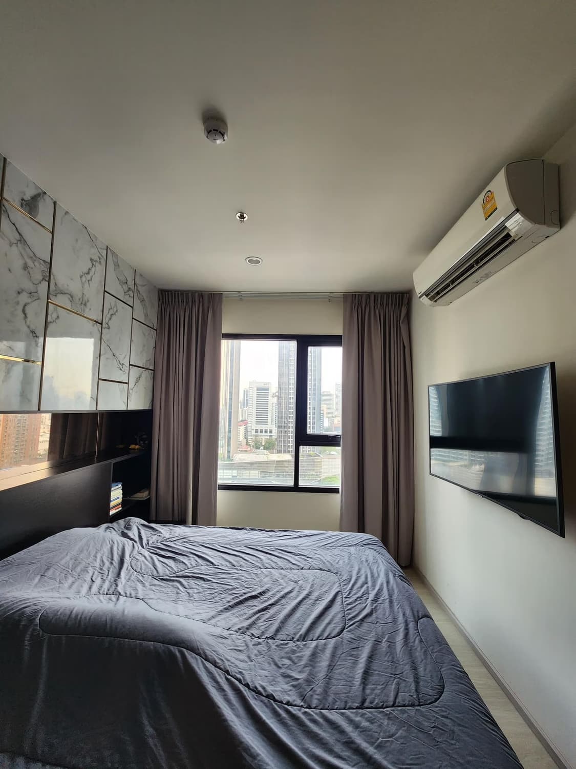 Condo for Rent at Life Asoke - Image 2