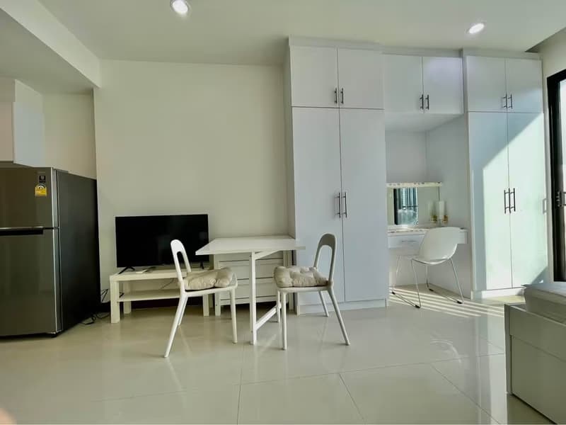 Studio Condo for Rent and Sale in Huai Khwang