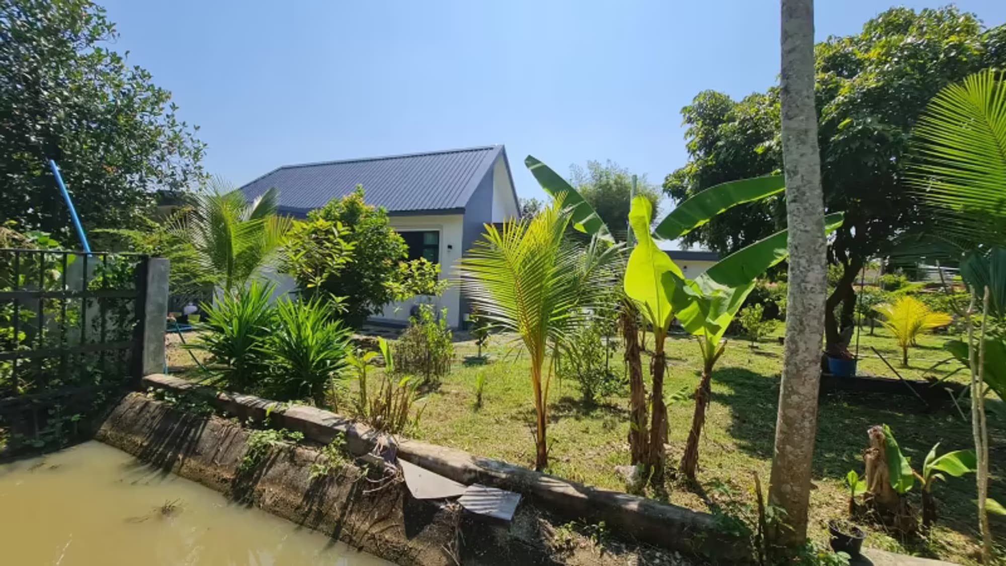 1 Bedroom House - Image 11