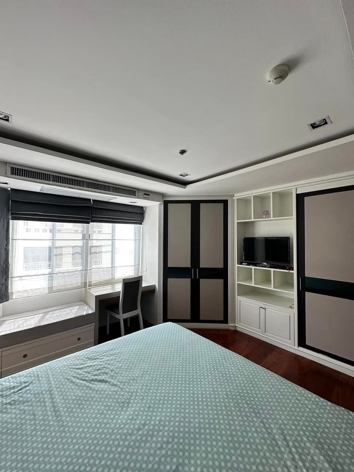 1 Bed Condo for Rent and Sale in Bang Rak - Image 10