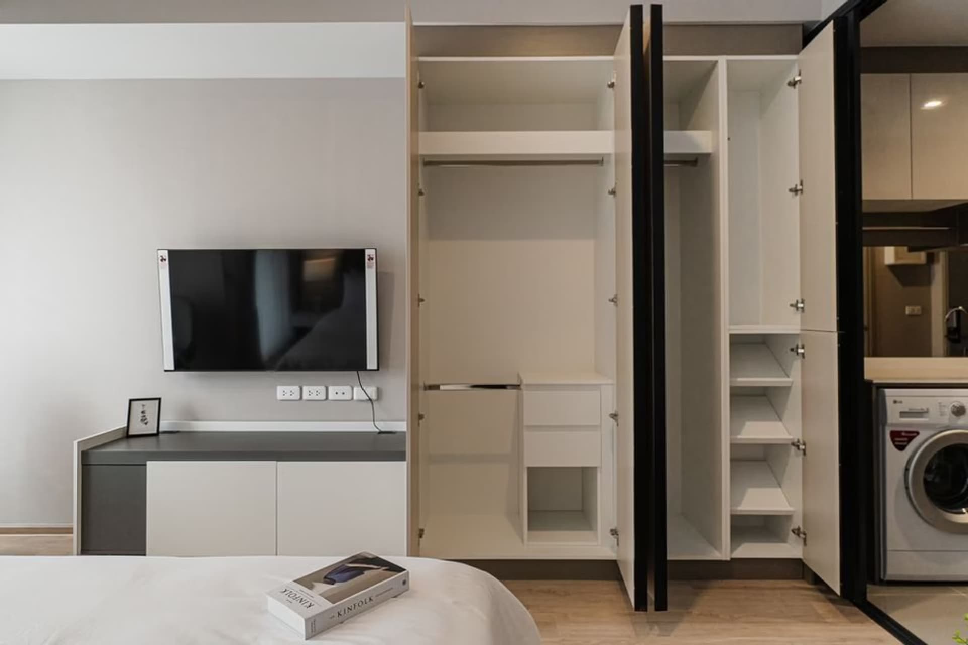 undefined Bed Condo for Rent and Sale  Near Phra Ram 9 MRT - Image 7