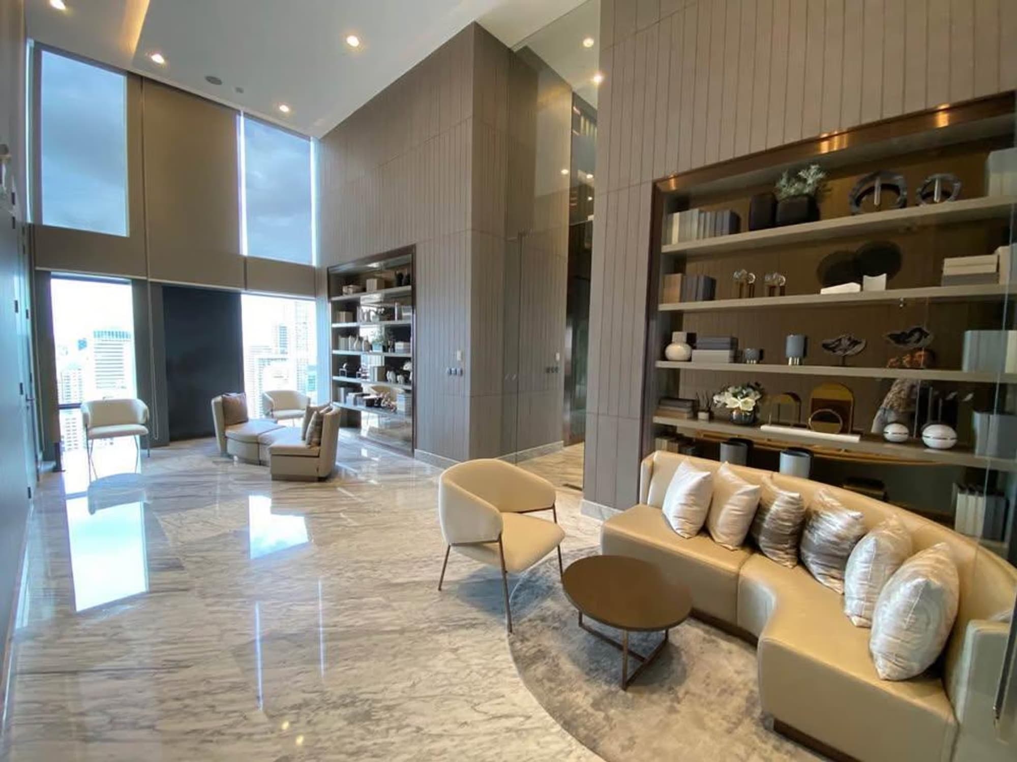 2 ห้องนอน คอนโด สำหรับ จำหน่าย ใน Huai Khwang - Image 15