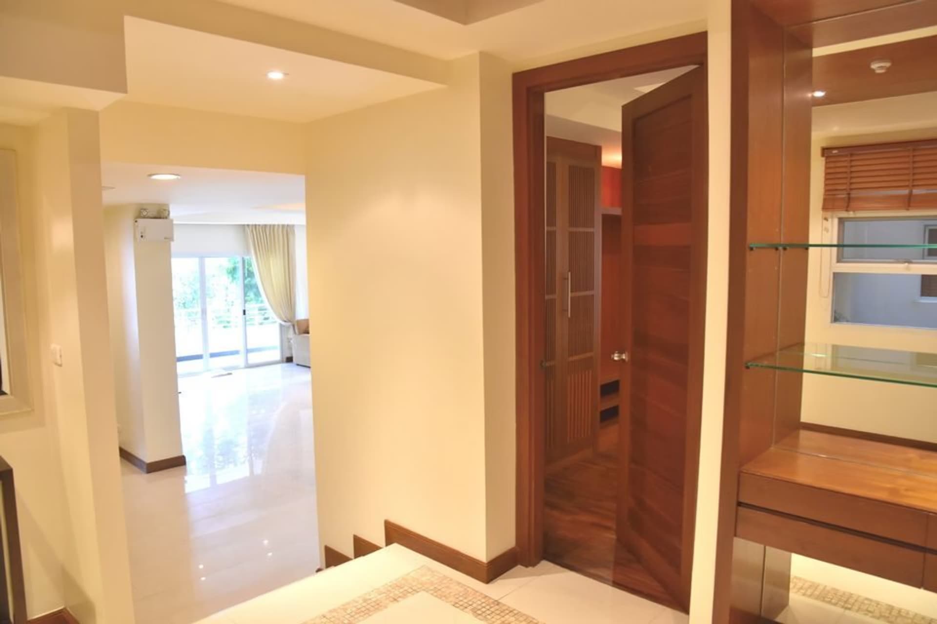 3 Bed Condo for Rent in Sathon - Image 21