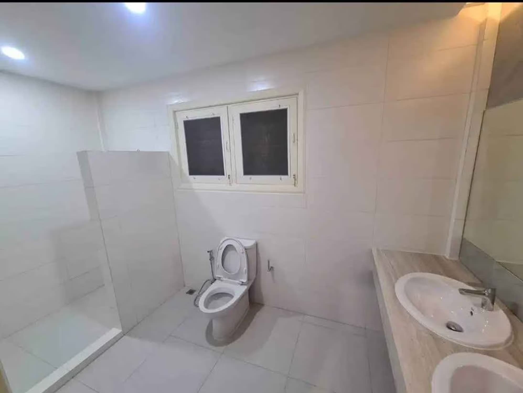 5 Bed House for Rent in Khlong Toei - Image 15