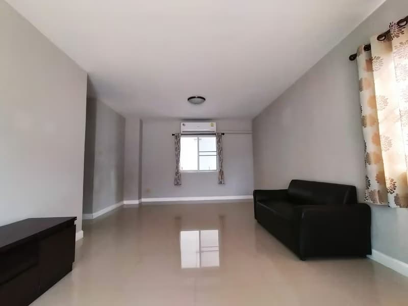 3 Bed House for Rent and Sale in San Kamphaeng