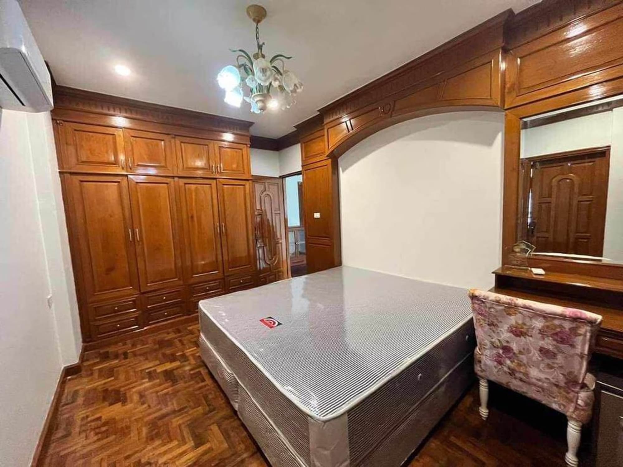 4 Bed House for Rent and Sale in Mueang Chiang Mai - Image 8