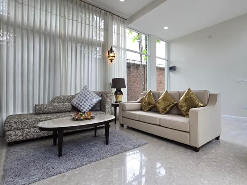 5 Bed House for Rent in Mueang Chiang Mai