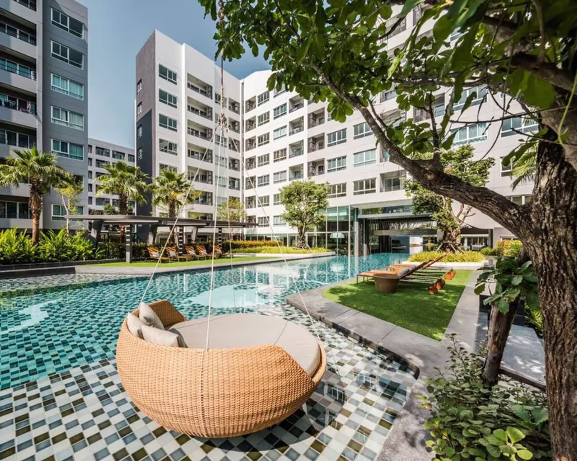1 Bedroom Condo for Rent - Image 1