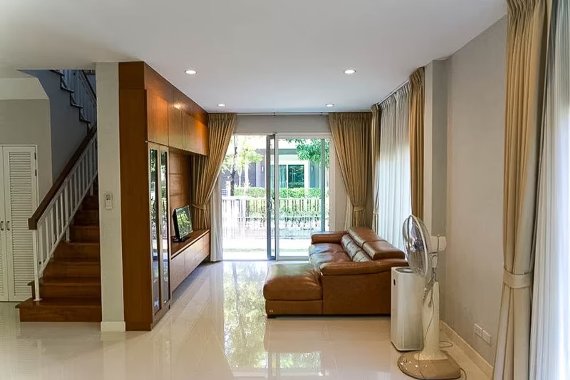 3 Bedroom House for Rent at The City Sukhumvit- Bangna - Image 6