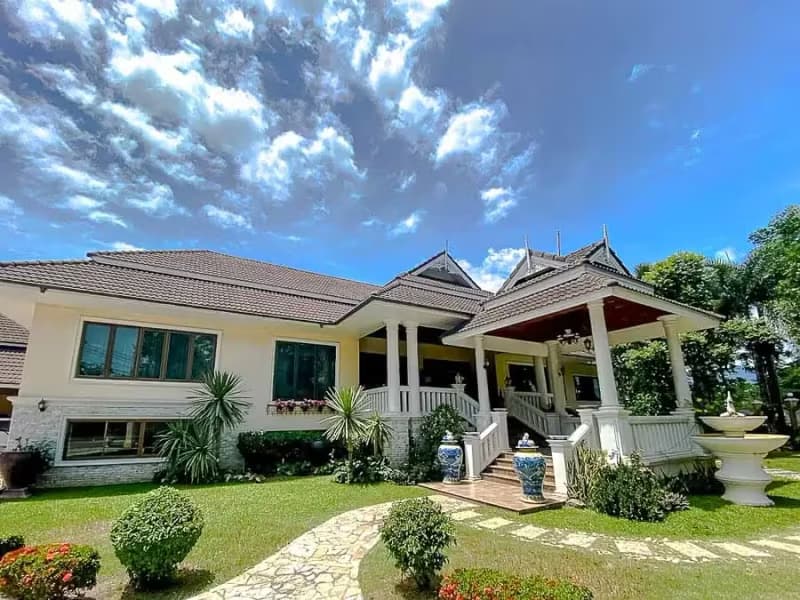 4 Bedroom House