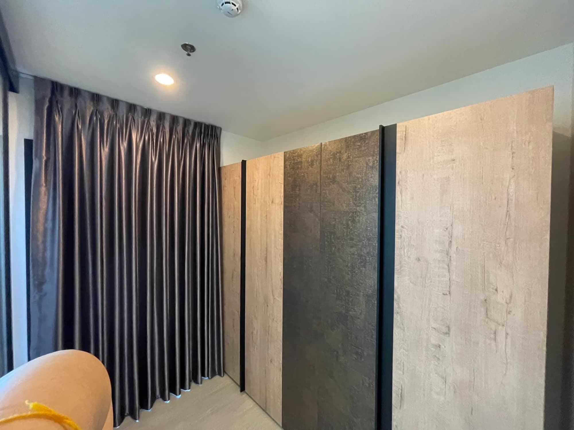 1 ห้องนอน Condo สำหรับ จำหน่าย ใกล้ Makkasan ARL - Image 6