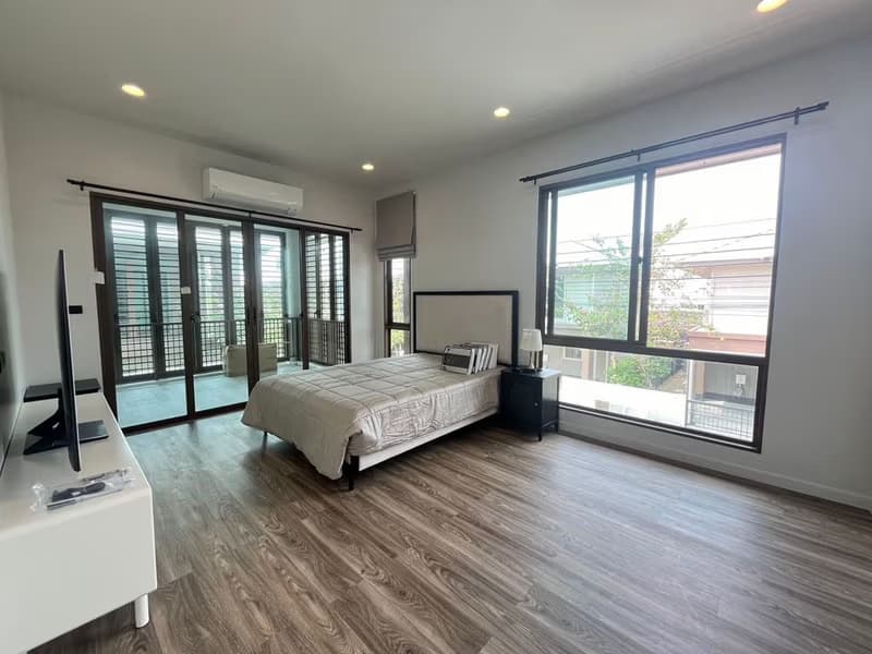 House for Rent in Hua Mak Bang Kapi.