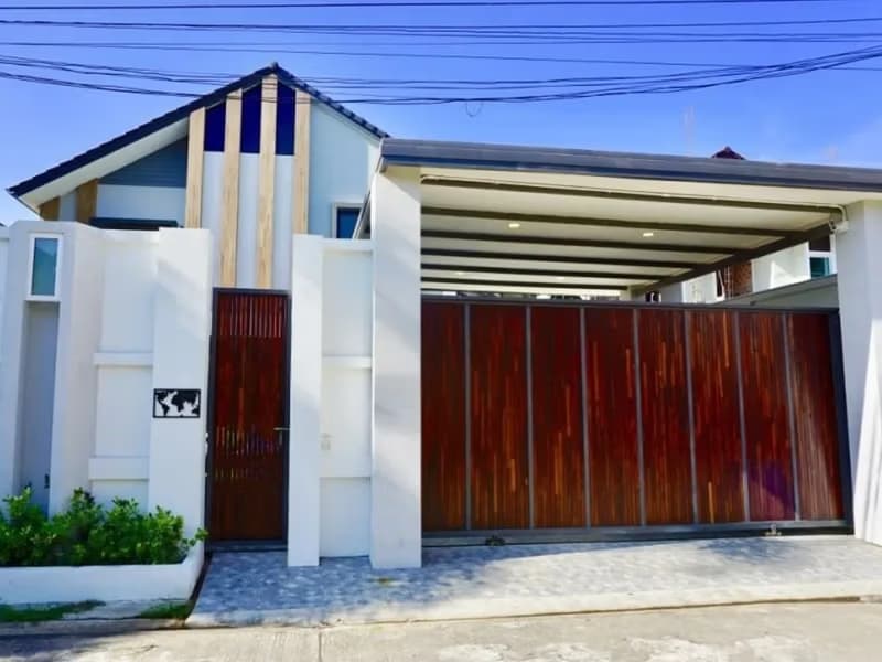 7 Bed House for Rent and Sale in San Sai