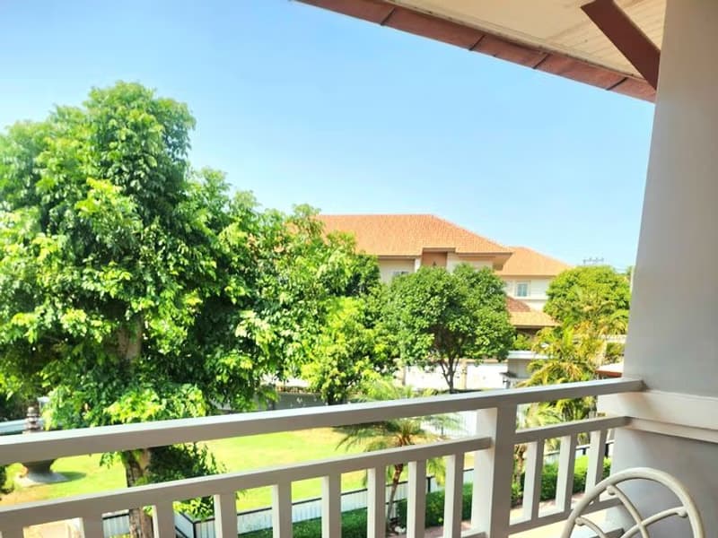 6 Bed House for Rent and Sale in Saraphi