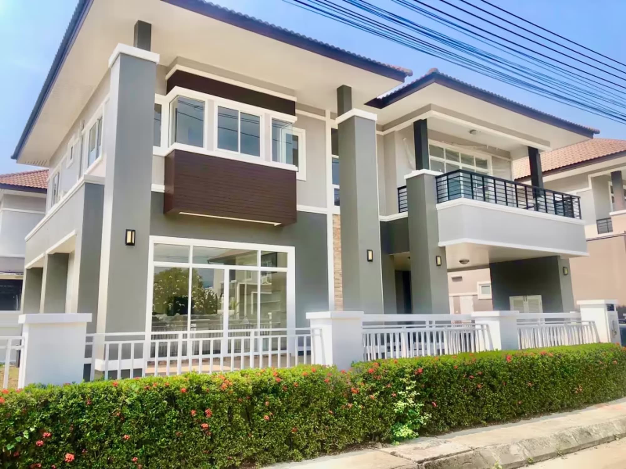 4 Bedroom House - Image 8