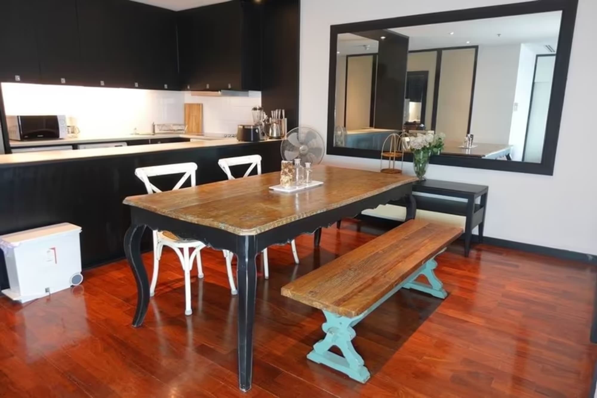 Condo for Rent at President Place   - Image 2