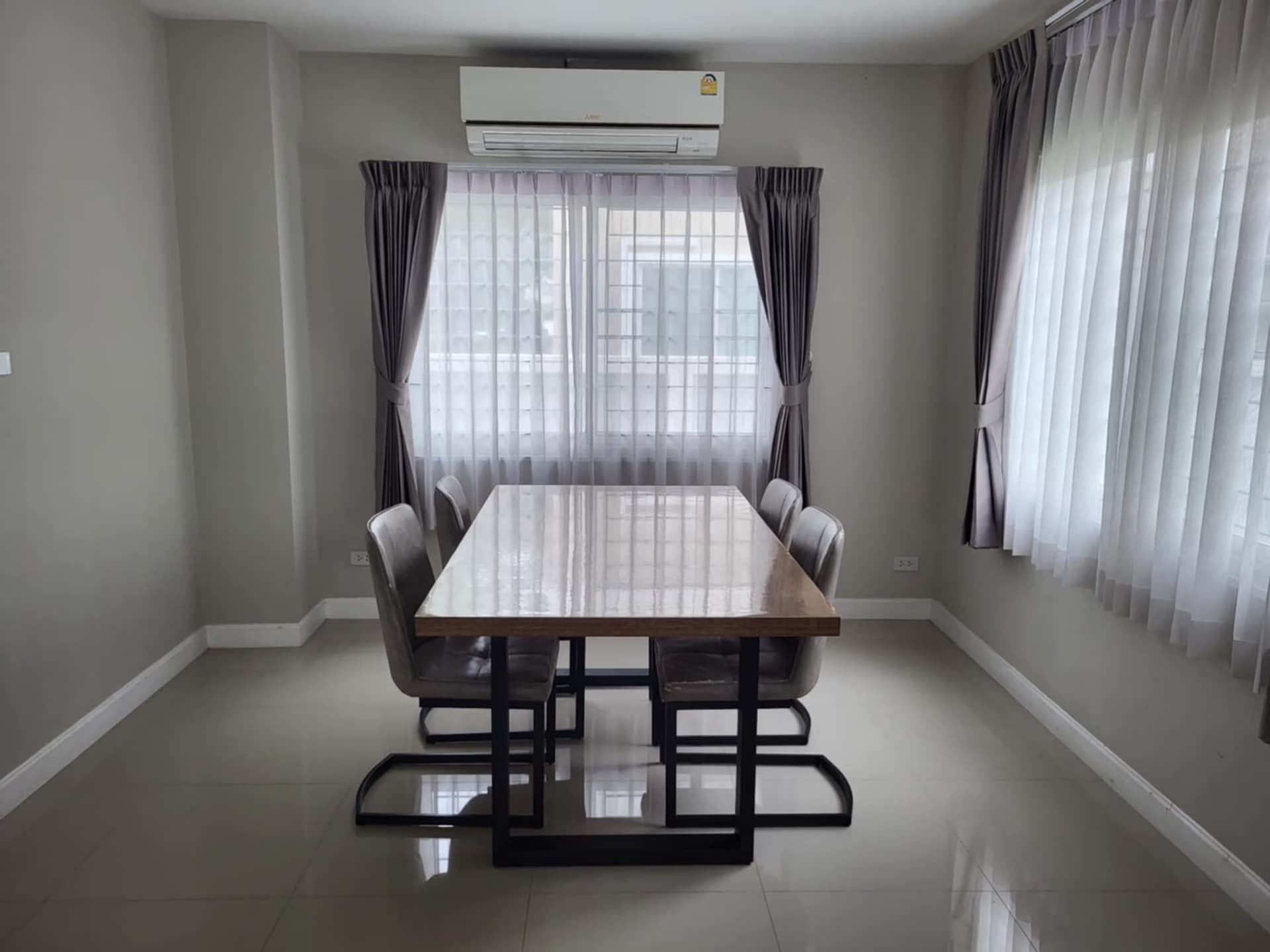 3 Bed House for Rent in Saraphi - Image 4