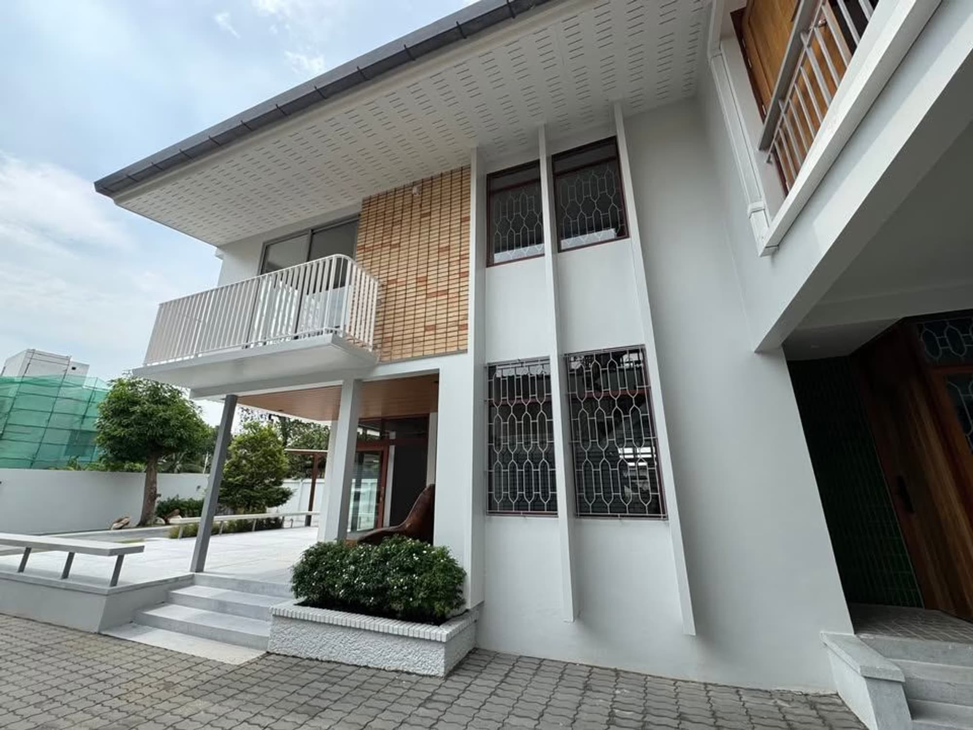 4 Bed House for Rent in Watthana - Image 2