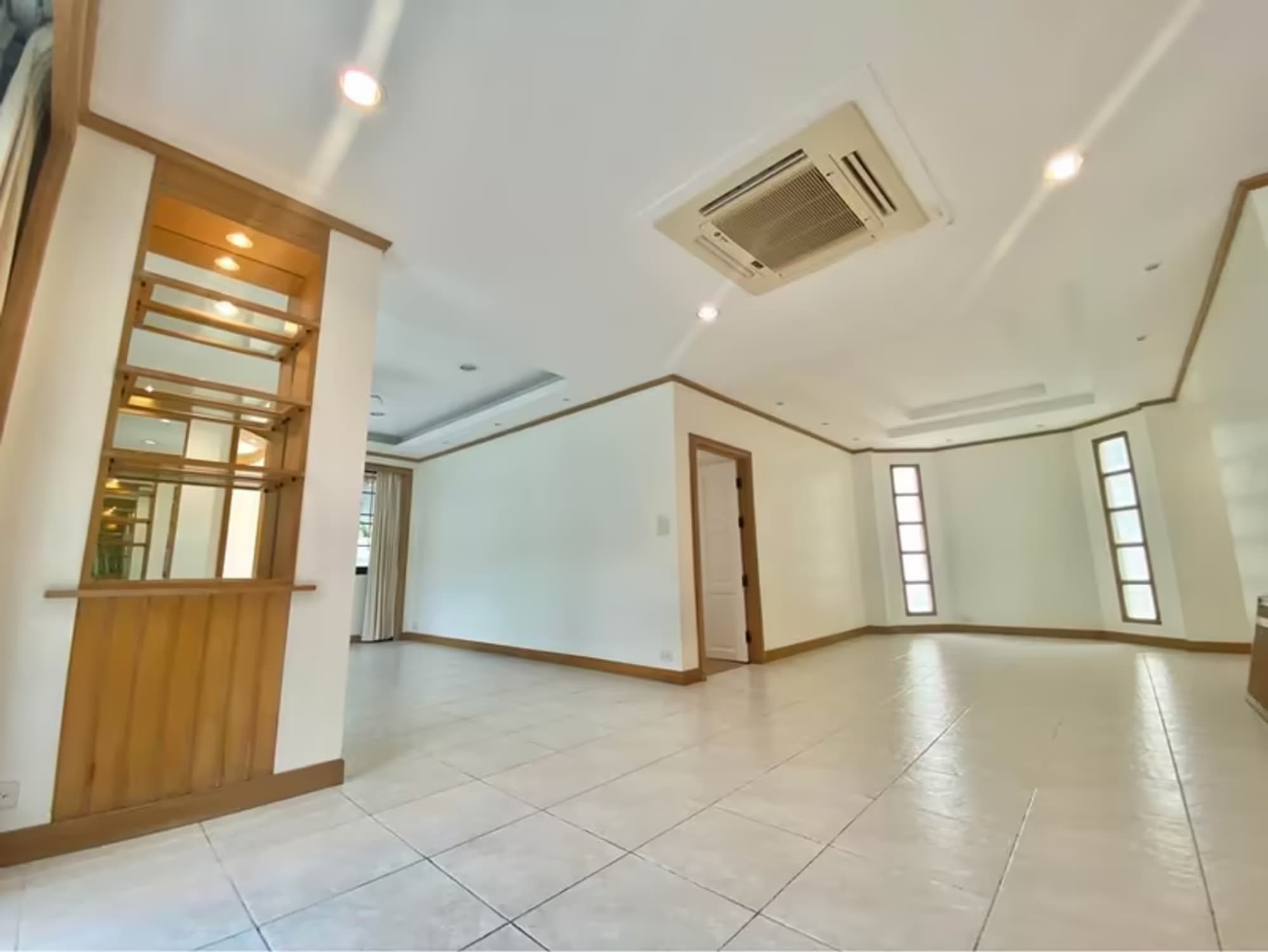 5 Bedroom House - Image 12