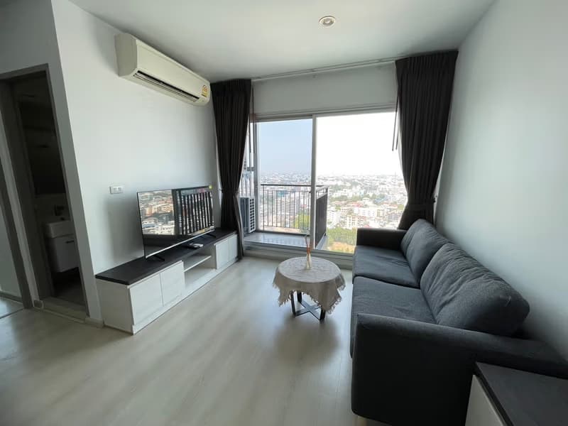 2 Bed Condo for Rent and Sale  Near Huai Khwang MRT