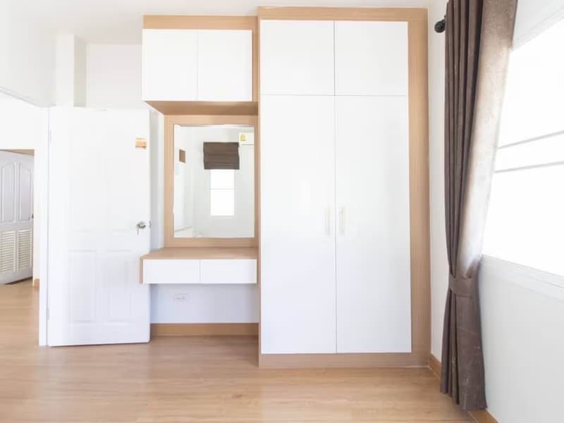 4 Bed House for Sale in Saraphi