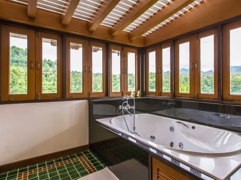 6 Bed House for Rent in Hang Dong District
