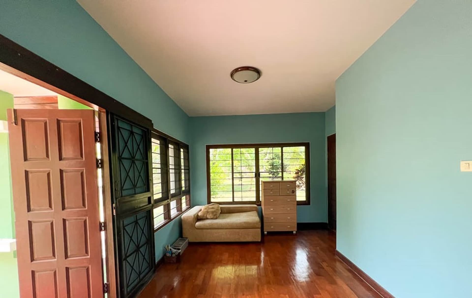 5 Bedroom House - Image 15