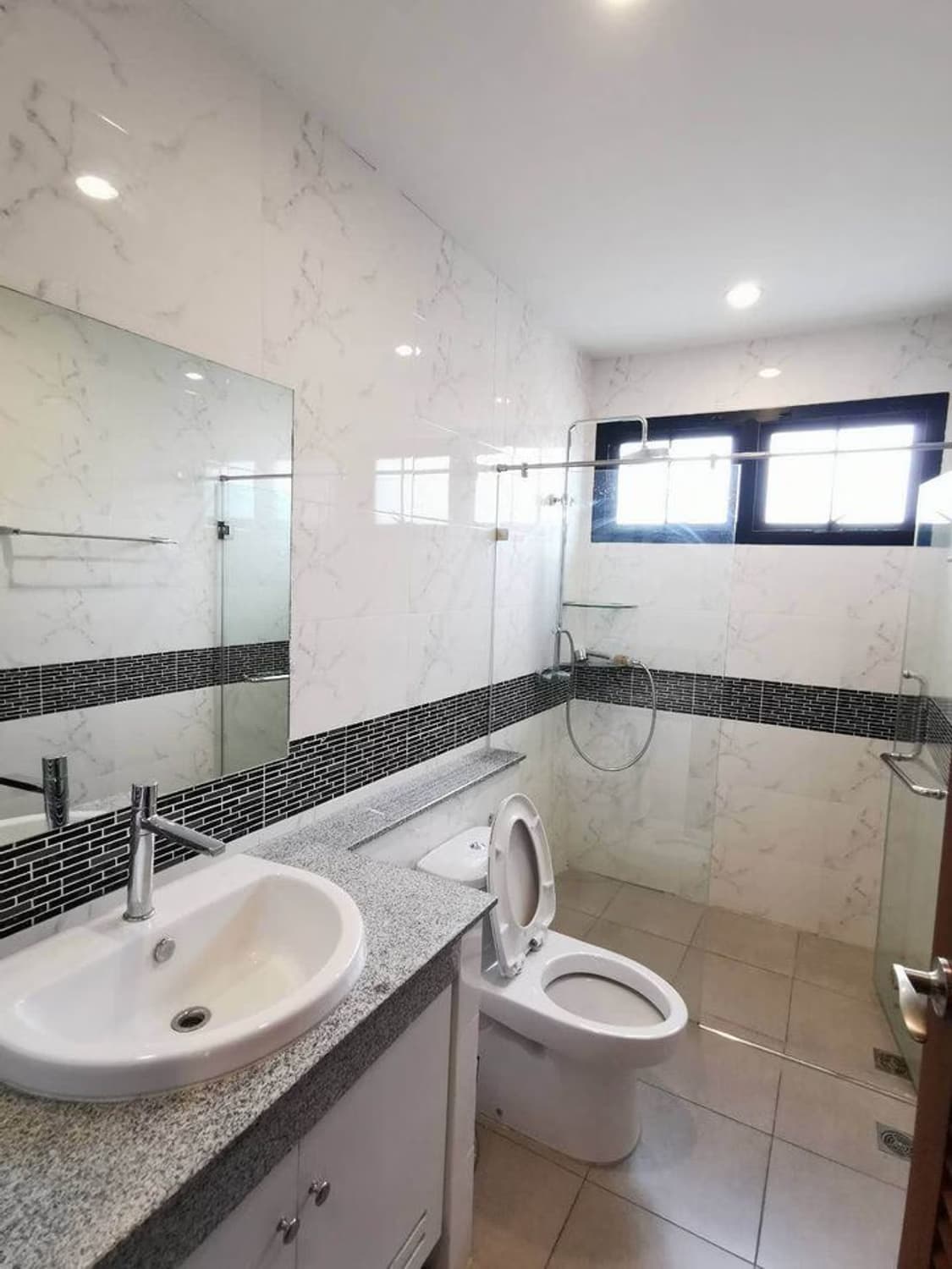 4 Bedroom House - Image 43