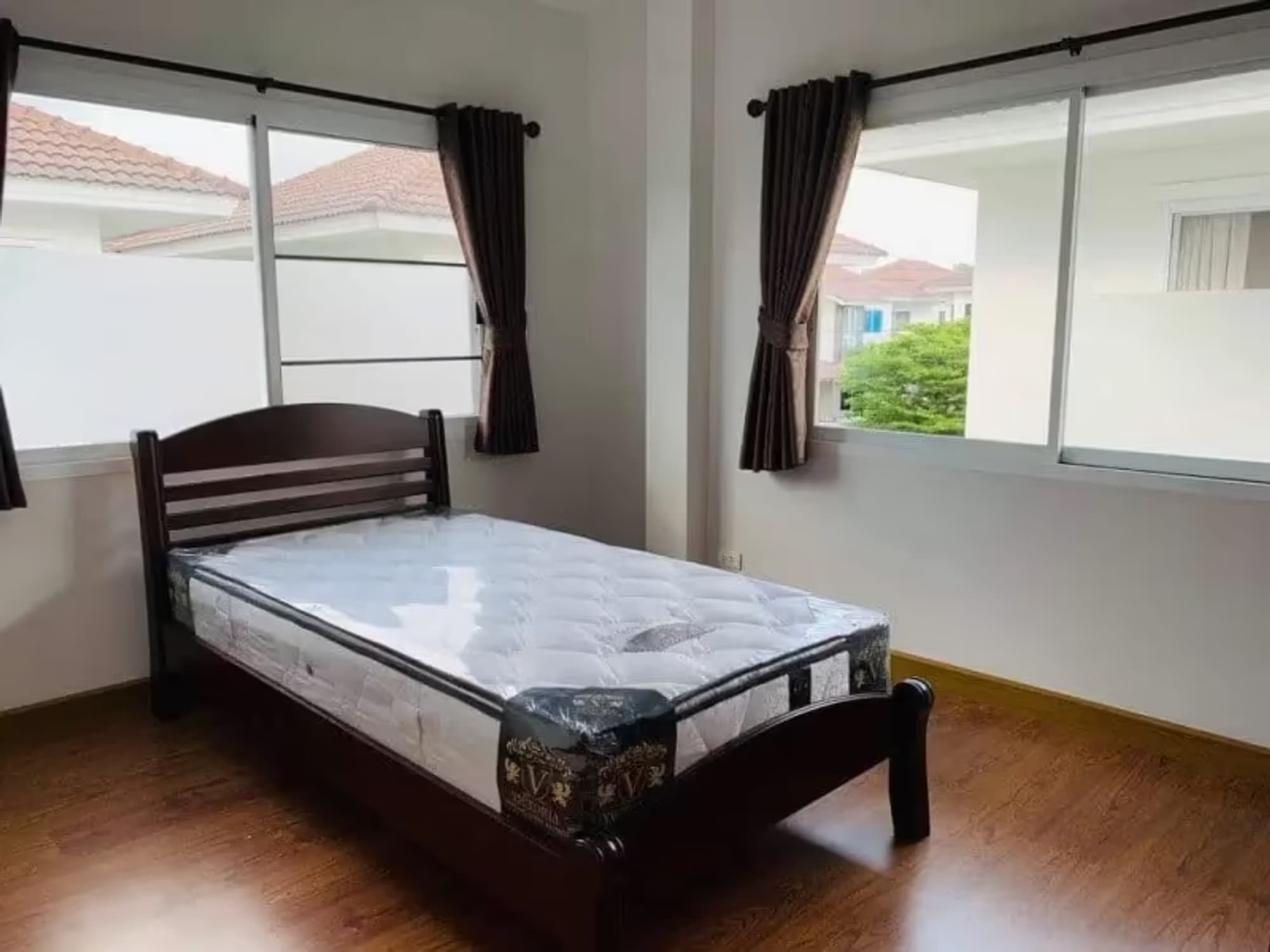 3 Bedroom House - Image 9