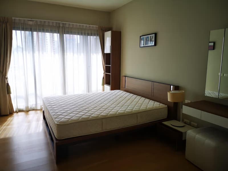 1 Bed Condo for Sale  Near Ekkamai BTS