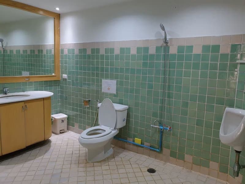 5 Bed Condo for Rent in Bang Rak