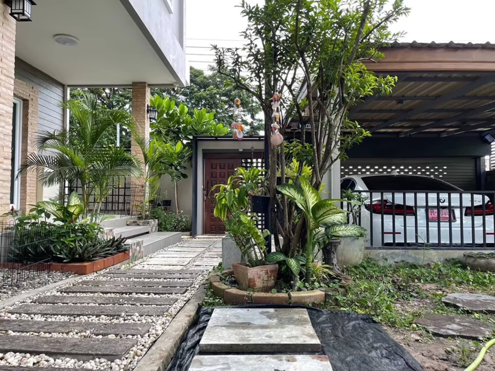 7 Bedroom House - Image 13