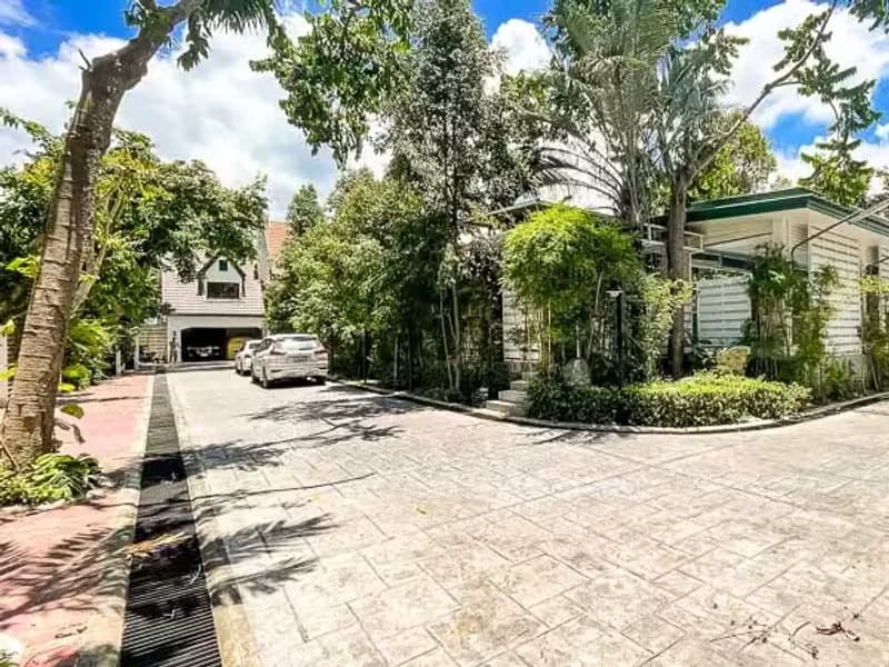 Tudor Style Mansion for Sale near Mountain