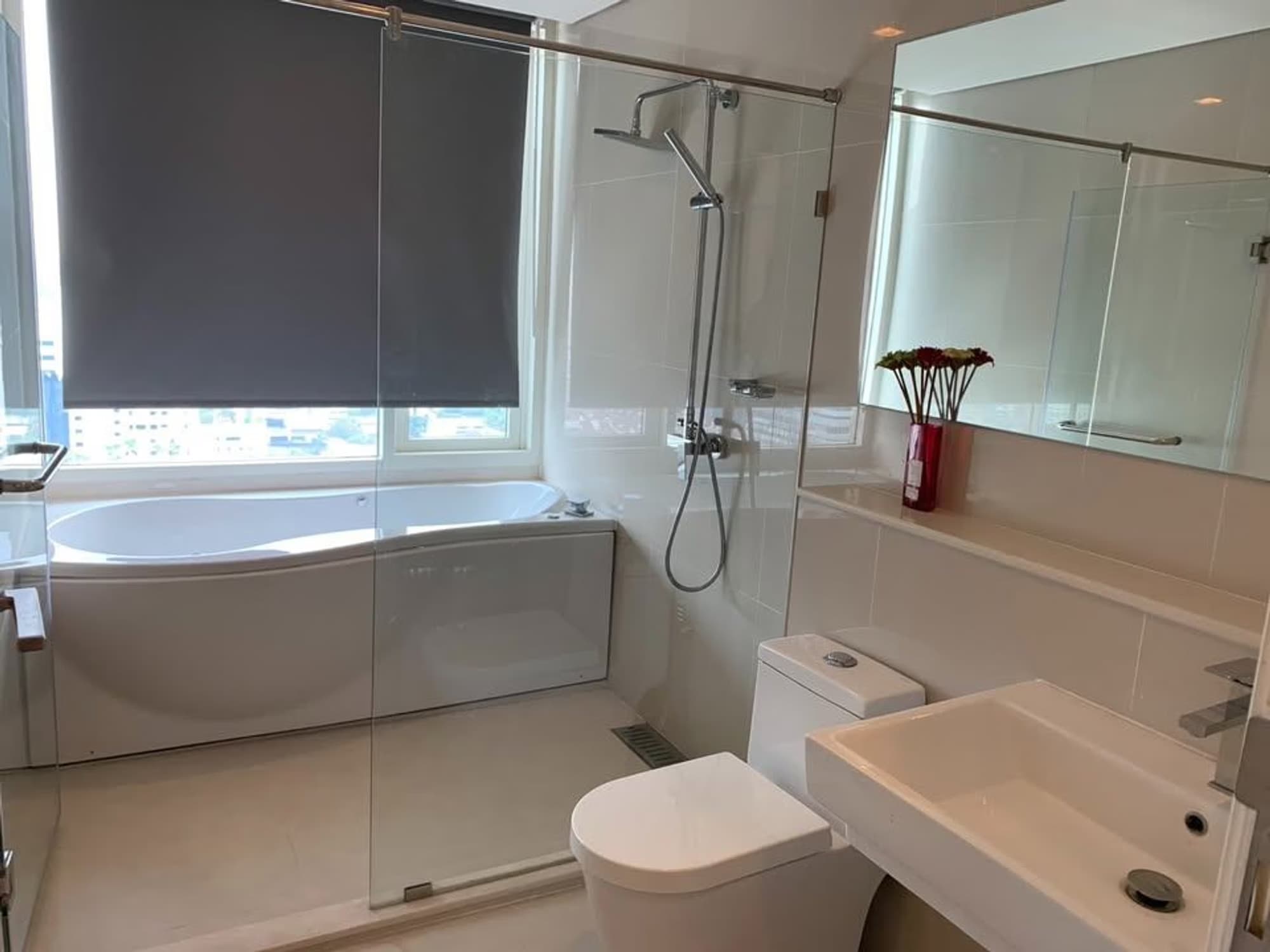 4 Bed Condo for Rent in Watthana - Image 16
