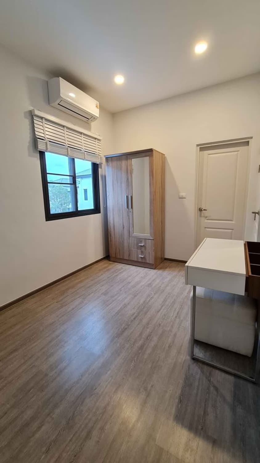 3 Bed House for Rent in Bang Phli - Image 8