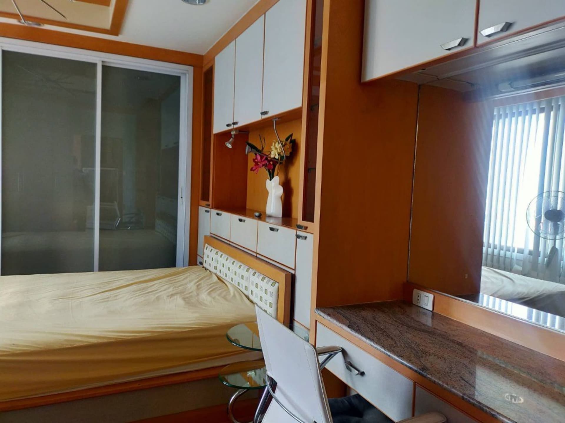 2 Bed Condo for Sale in Khlong San - Image 6