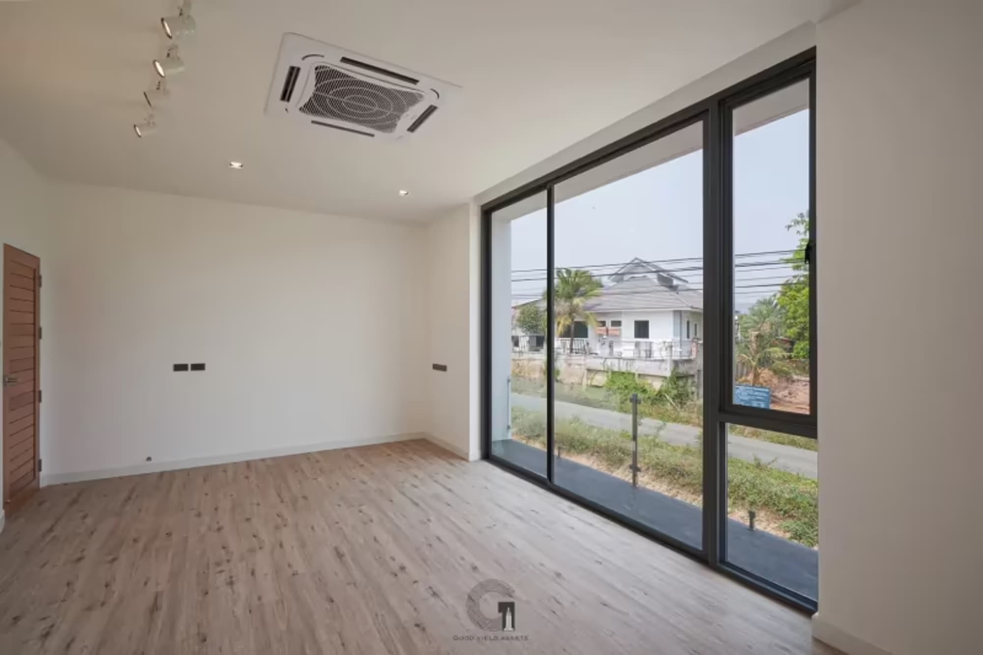 3 Bedroom House - Image 11