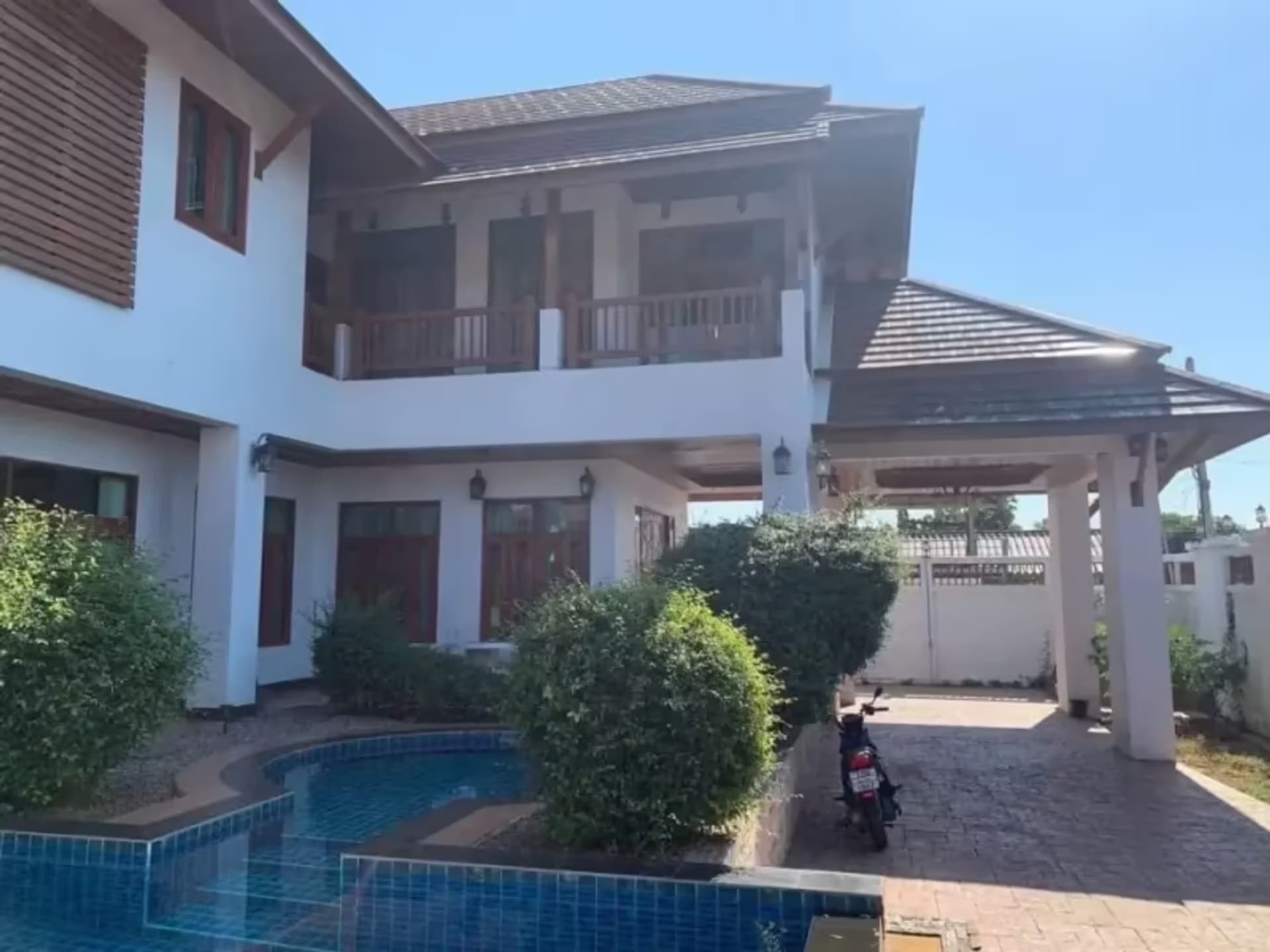 4 Bedroom House - Image 2