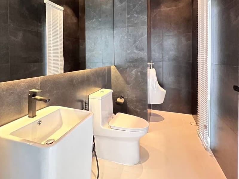 4 Bed House for Rent and Sale in Hang Dong