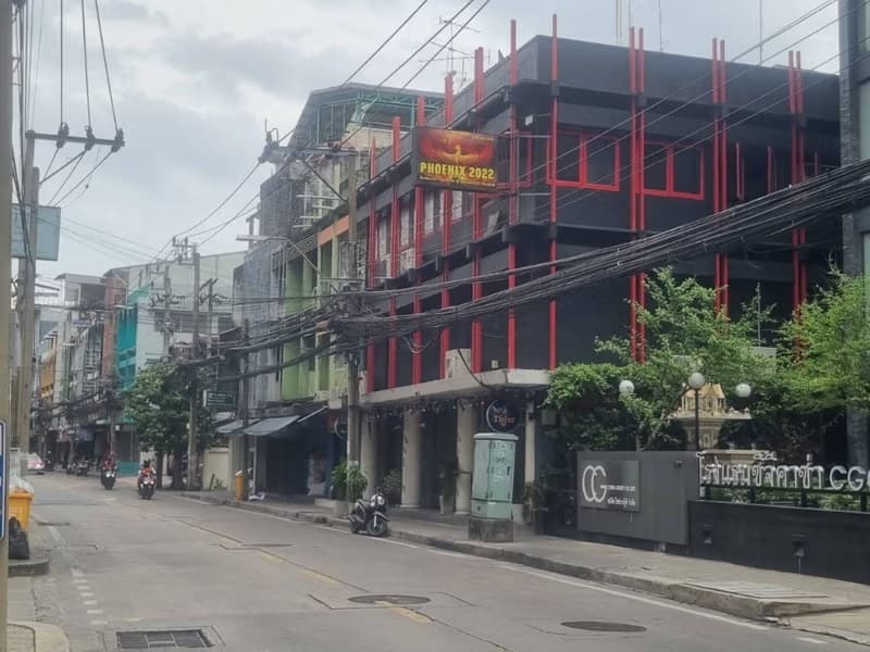 3 Bed Commercial for Rent and Sale in Khlong Toei