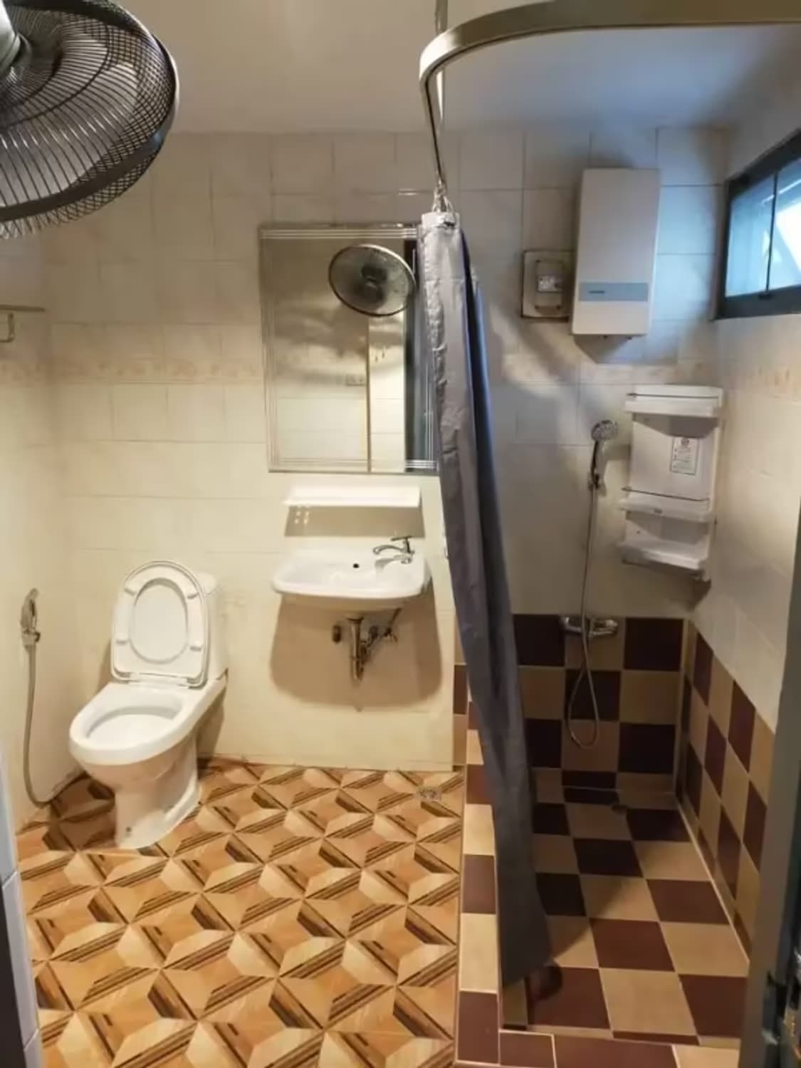 3 Bedroom House - Image 2