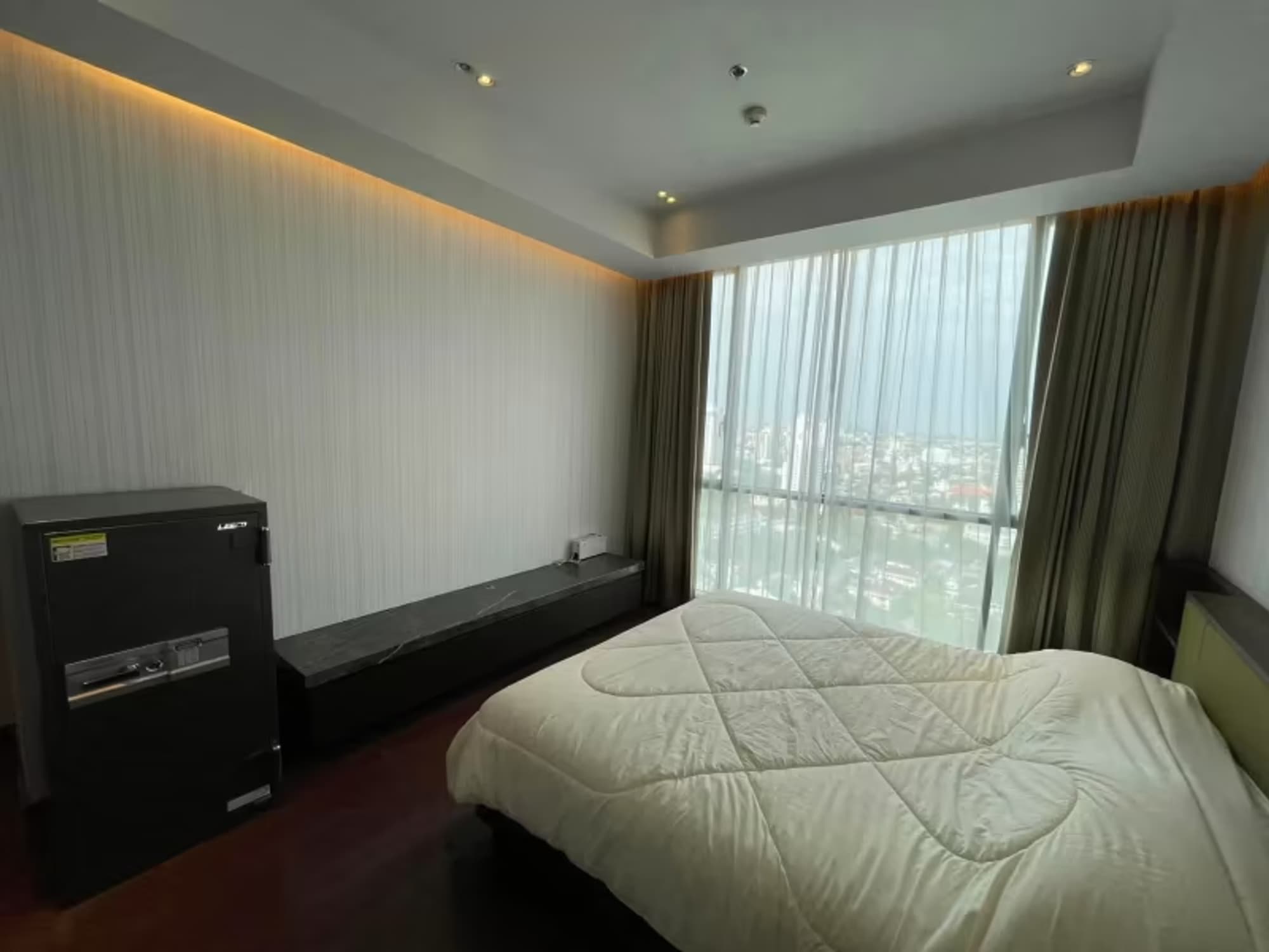 2 Bedroom Condo - Image 7