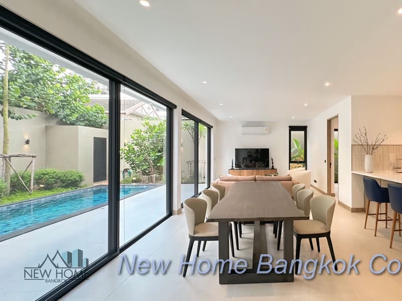 5 Bed House for Rent in Watthana