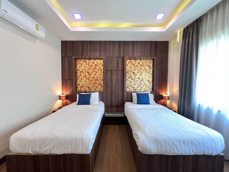 6 Bed House for Rent in Saraphi