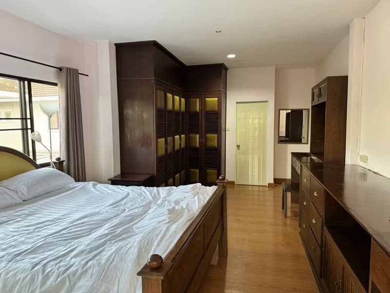 4 Bedroom undefined