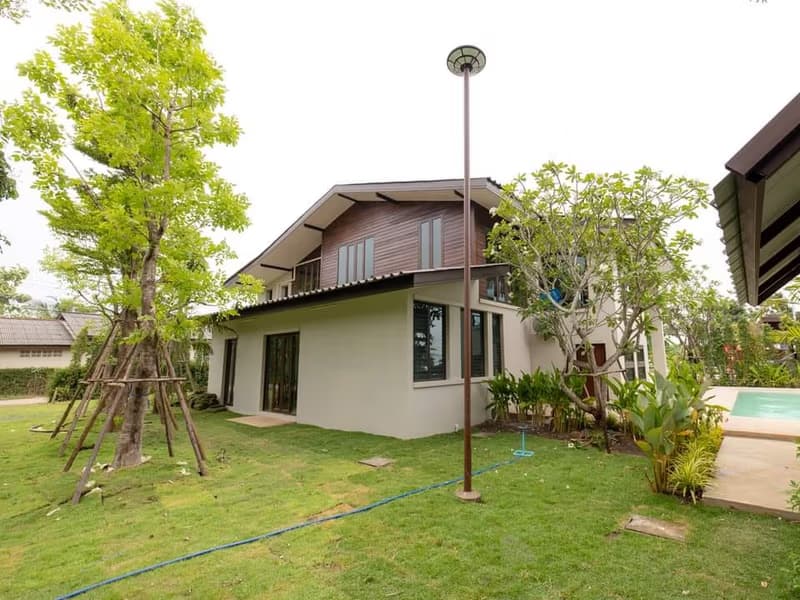 Pool Villa in Saraphi, Teak Traditional Thai Style